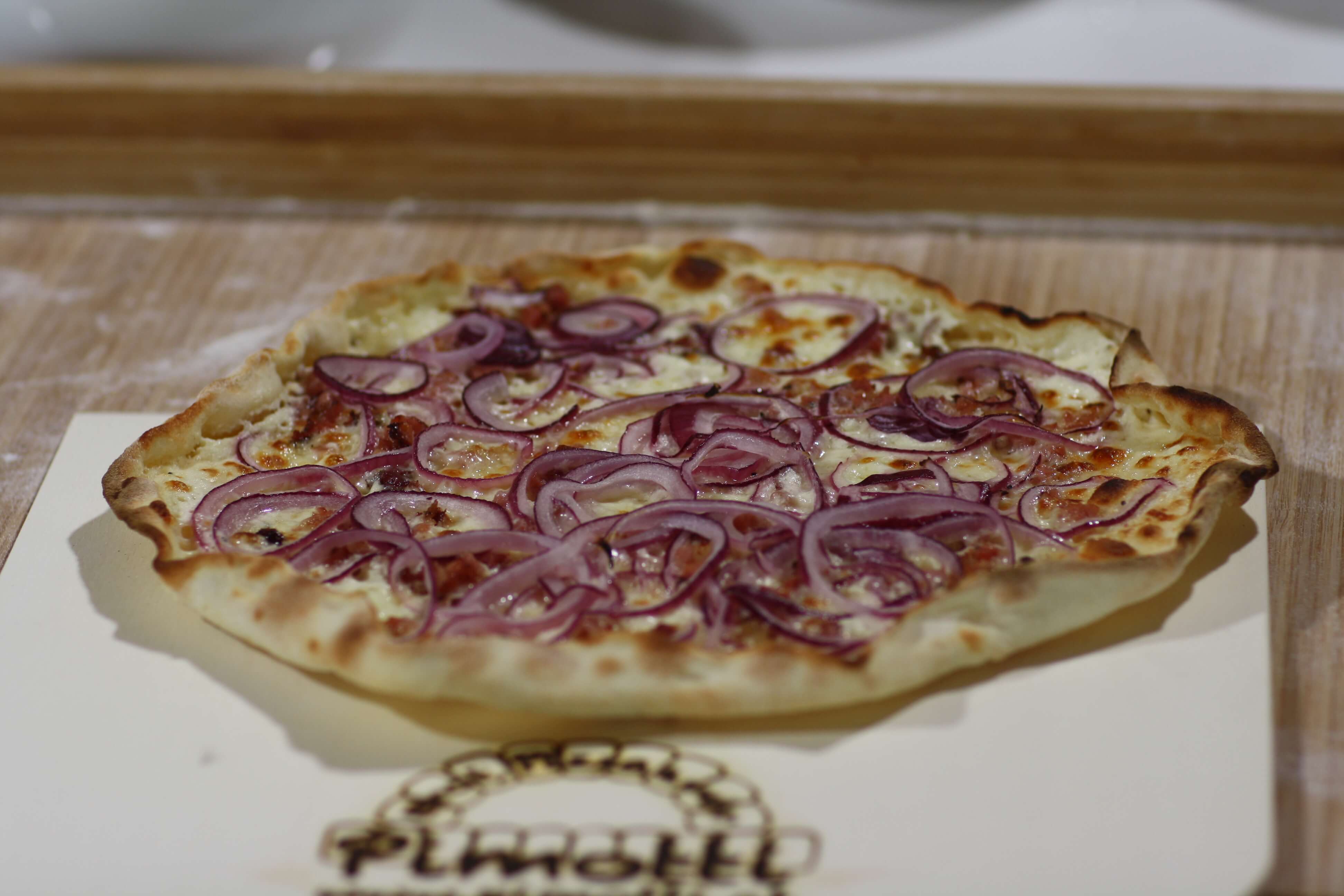 Elsässer Flammkuchen | Pimotti Pizzastein - die Pizzeria für daheim!